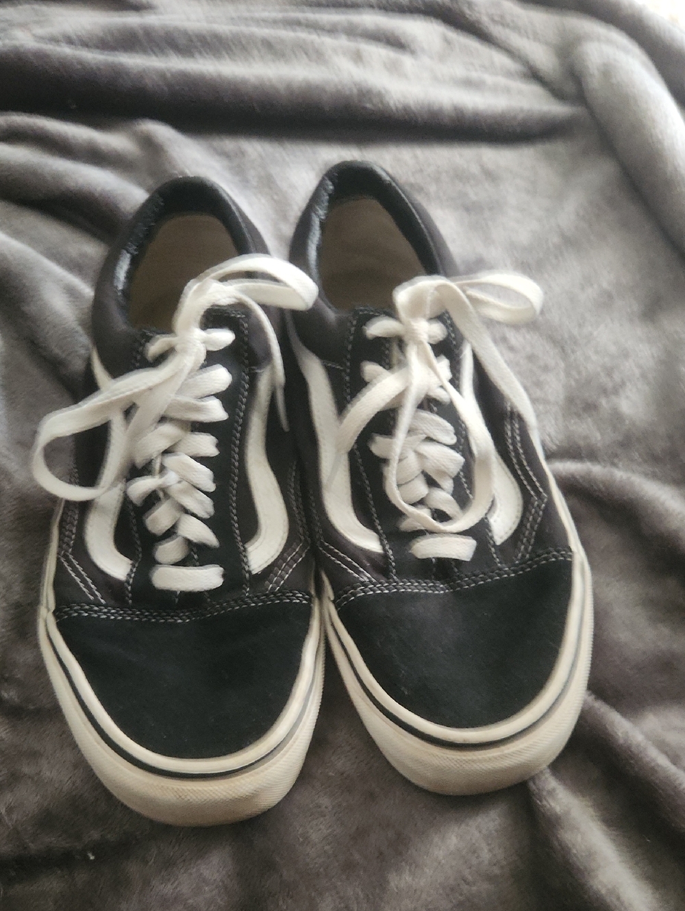 Classic Black And White Van's